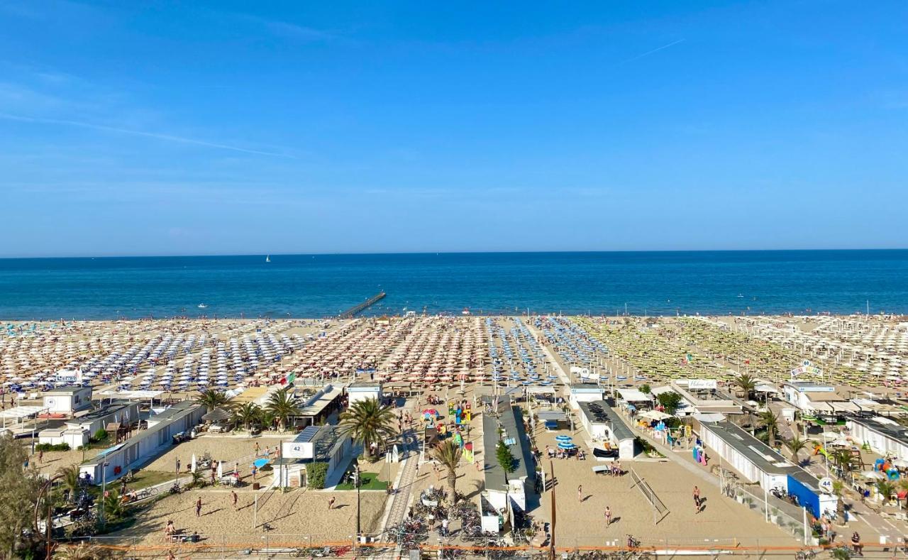 Hotel Columbia Frontemare Rimini Exterior photo